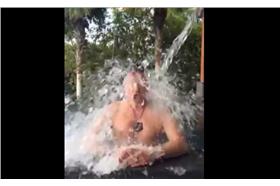 鋼鐵人,小勞勃道尼,冰桶,慈善,漸凍人（YouTube截圖）