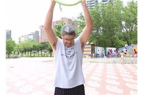 連勝文潑冰水_翻攝連勝文臉書