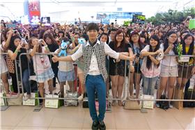 愛上兩個我炎亞綸