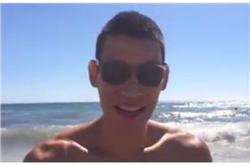 林書豪接受冰桶大挑戰！落海為漸凍人基金會募款（臉書）