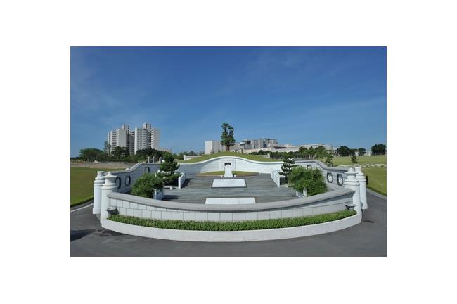 祖墳有玄機？瞧瞧企業名人的風水格局