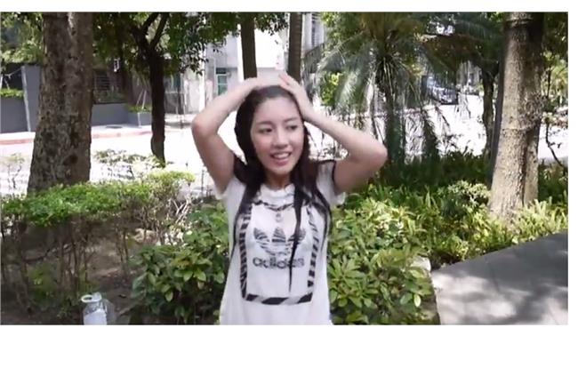 辜莞允自己來濕透了！火辣C奶包不住