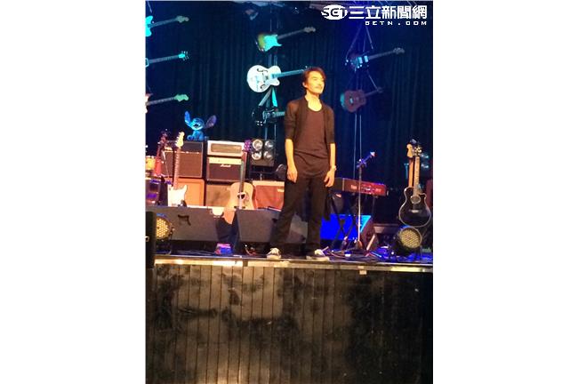 陳如山甩四分衛　為了美女不顧兄弟？