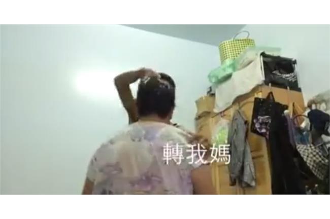 影／看玩笑攤！台灣「轉轉哥」不轉碗