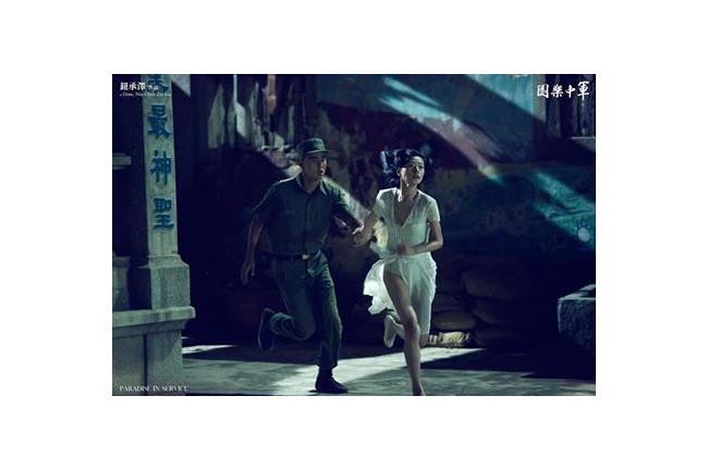 總舖師導演看軍中樂園：比露西好看！