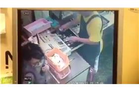 貪小便宜女_YouTube