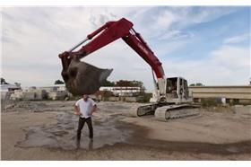 冰桶挑戰被怪手擊昏