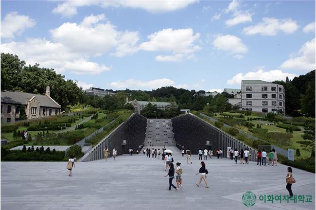 梨花大學9月起　禁止遊客進入攝影