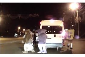 卡通人偶圍毆-YouTube