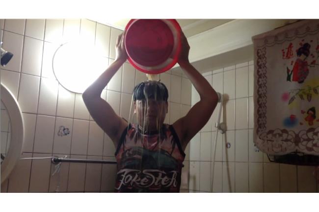 政府毫無作為！網友憤將餿水淋頭上