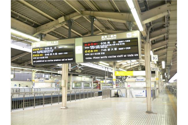東京車站驚傳冒煙　新幹線急停駛