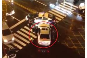 婦人逆向違停遭警方開槍_臉書影片