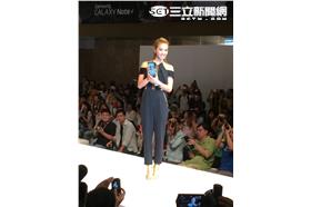 蔡依林出席手機代言活動