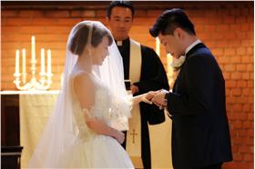 作家女王結婚小開惹議 ／圖：女王臉書