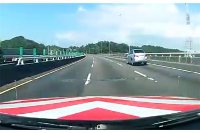 國道有警車鳴笛？這麼做可避免悲劇