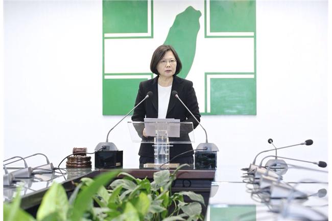 作家批小英演講：不會講不要那麼愛講