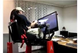 超屌賽車機　圖／小老婆汽機車資訊網facebook