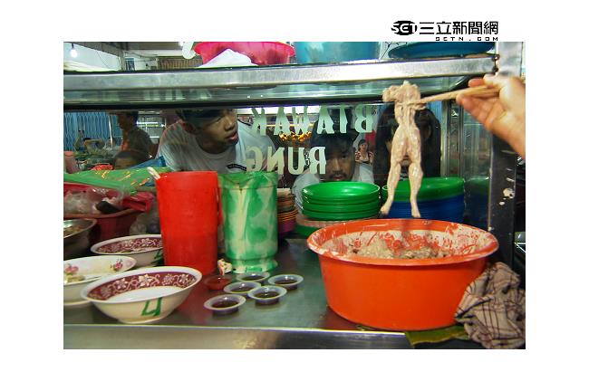 印尼鹹酥雞吃到完整青蛙　小敏崩潰啦