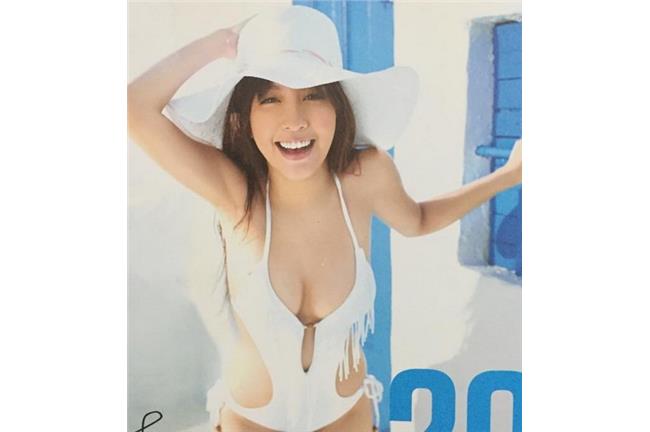 男友杯具！辜莞允寫真被女友拿去送人