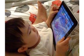 低頭族,滑手機 (flickr-jencu)