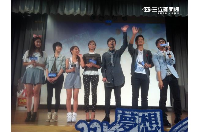 直擊／《22K》前進校園　粉絲嗨翻