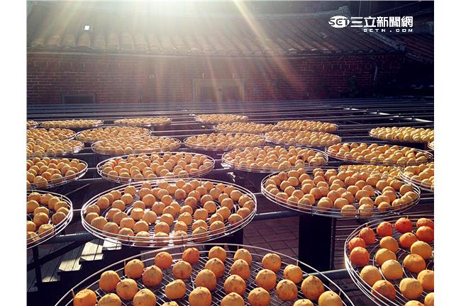 秋天必吃的好料！　產地限定爆漿柿餅