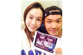 黑人、范范／微博