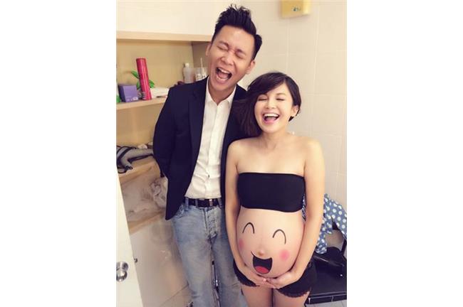 鍾欣怡剖腹產女「小乖」　母女均安