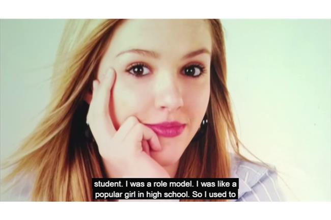 開車當低頭族的下場　校花撞車慘毀容