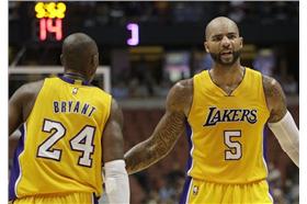 右為Carlos Boozer（圖／美聯社／達志影像）