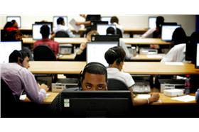 電話客服/翻攝自英國《都市報》