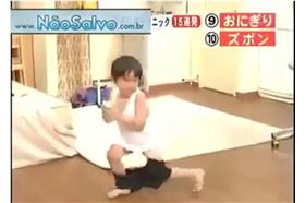 不靠手穿褲（臉書）