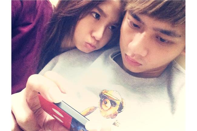 乳蹭金陽竟遭冷落　郭書瑤PO照抱怨