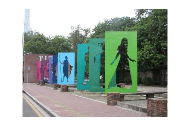 4個女人的不同風情　中國城市的縮影