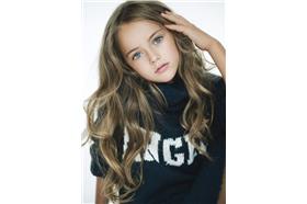 (名家)萌女娃_卡卡洛普