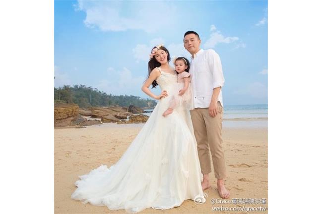 「網拍女神」陳泱瑾粉絲團不見啦！