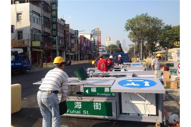 高雄氣爆道路重建完工　凌晨低調通車