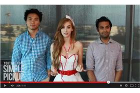 護士摸蛋蛋/翻攝自YouTube