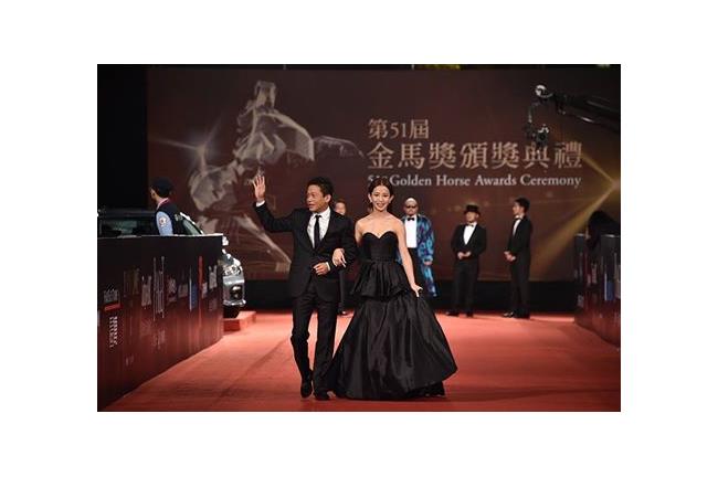 星光大道／李康生挽郭書瑤風光走紅毯