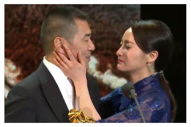 陳建斌勇奪金馬影帝　蔣勤勤含淚獻吻