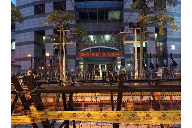 國民黨大挫敗　黨工：現在只想躲起來