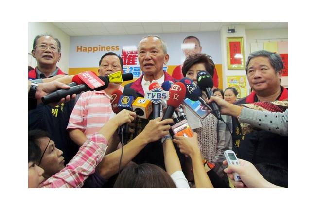 徐耀昌宣布當選苗栗縣長　大贏吳宜臻　