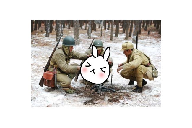 阿兵哥生火吃兔兔　佟大為嬌喊討厭～