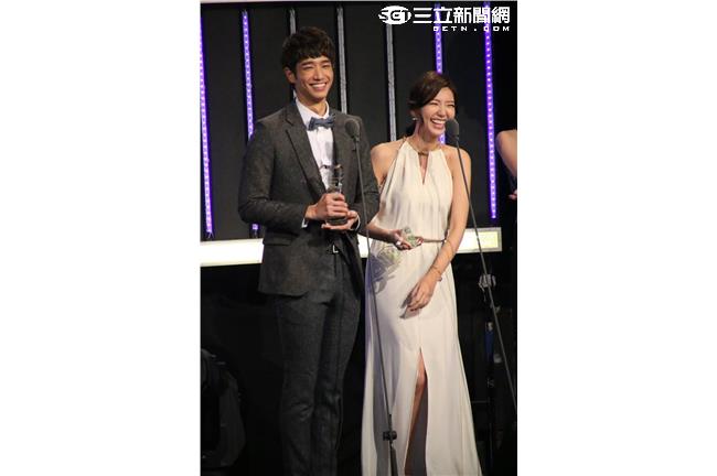 直擊／劉以豪濕吻郭雪芙奪最佳接吻獎