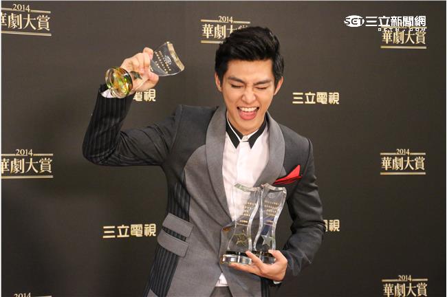 直擊／炎亞綸帥奪微博兩岸三地人氣獎