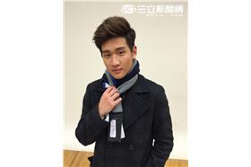 周興哲　交換禮物