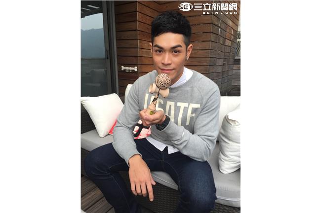 好害羞！李迪恩爆曾收男用豹紋丁字褲