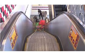 七彩手扶梯_YouTube