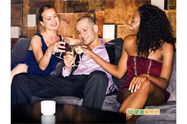 【測驗】這十個問題，測你有沒有酒癮