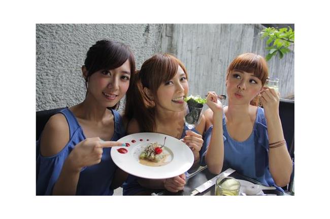 吳鳳與女神出遊　想當閨蜜卻被打槍？